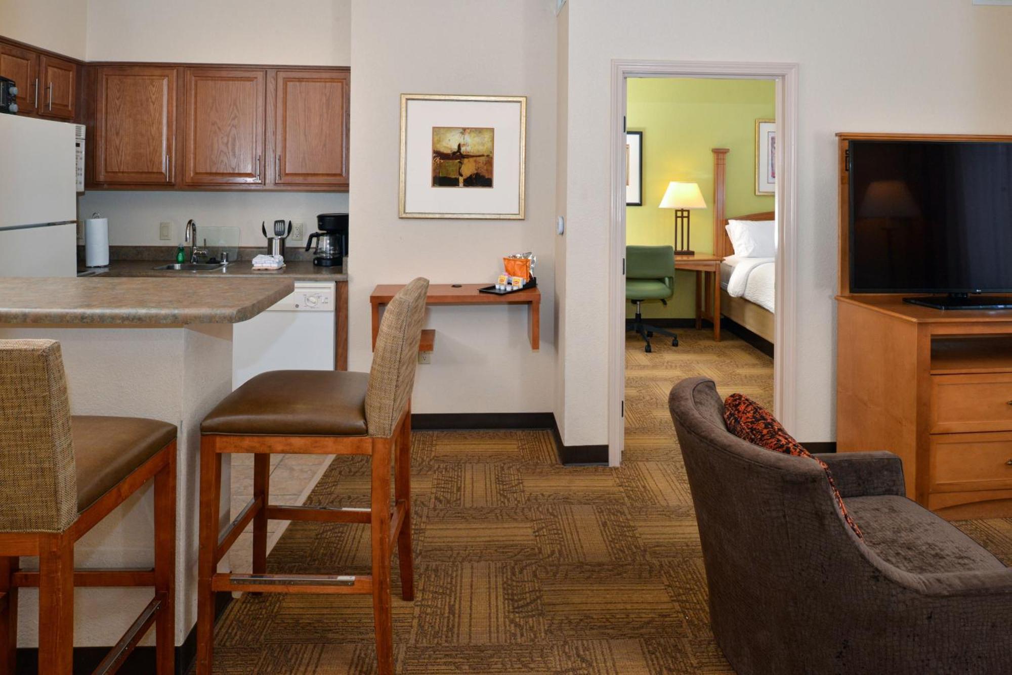 Two-Bedroom Suite,1499646412:JPEG